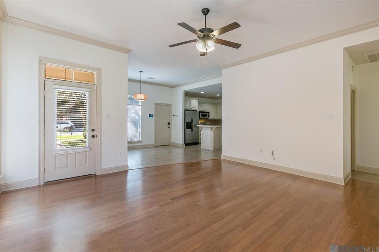 9541 Summer Pointe Ave - Photo 4 of 15