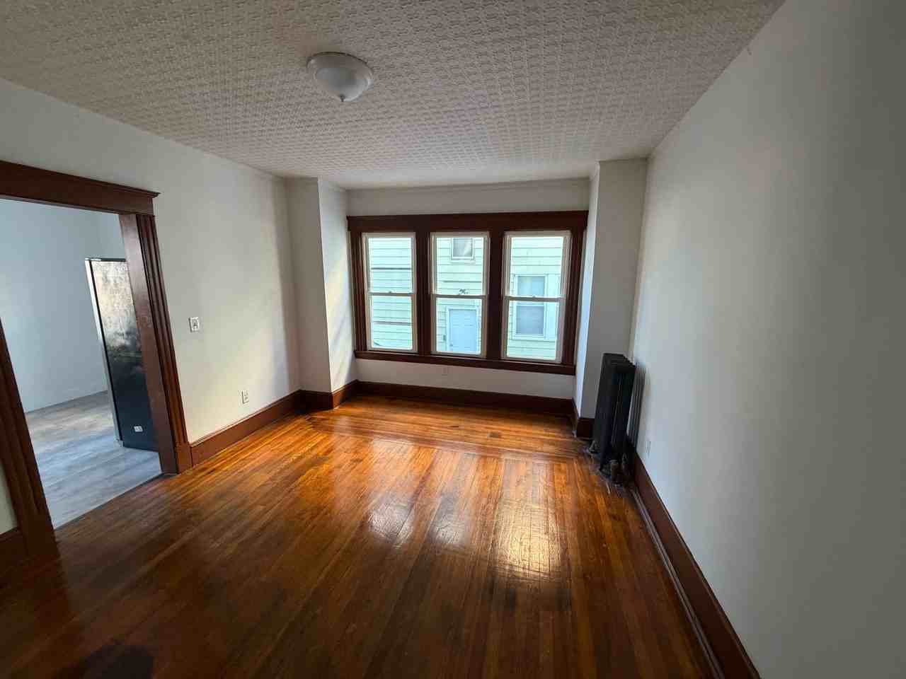 174 Euclid Ave - Photo 4 of 7