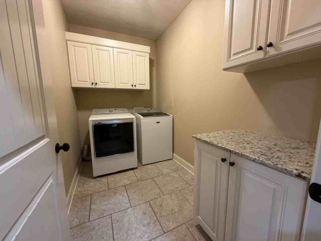 640 Becky Ln - Photo 5 of 13