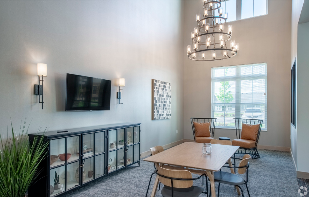 Homestead Luxury Apartments - Photo 5 of 36