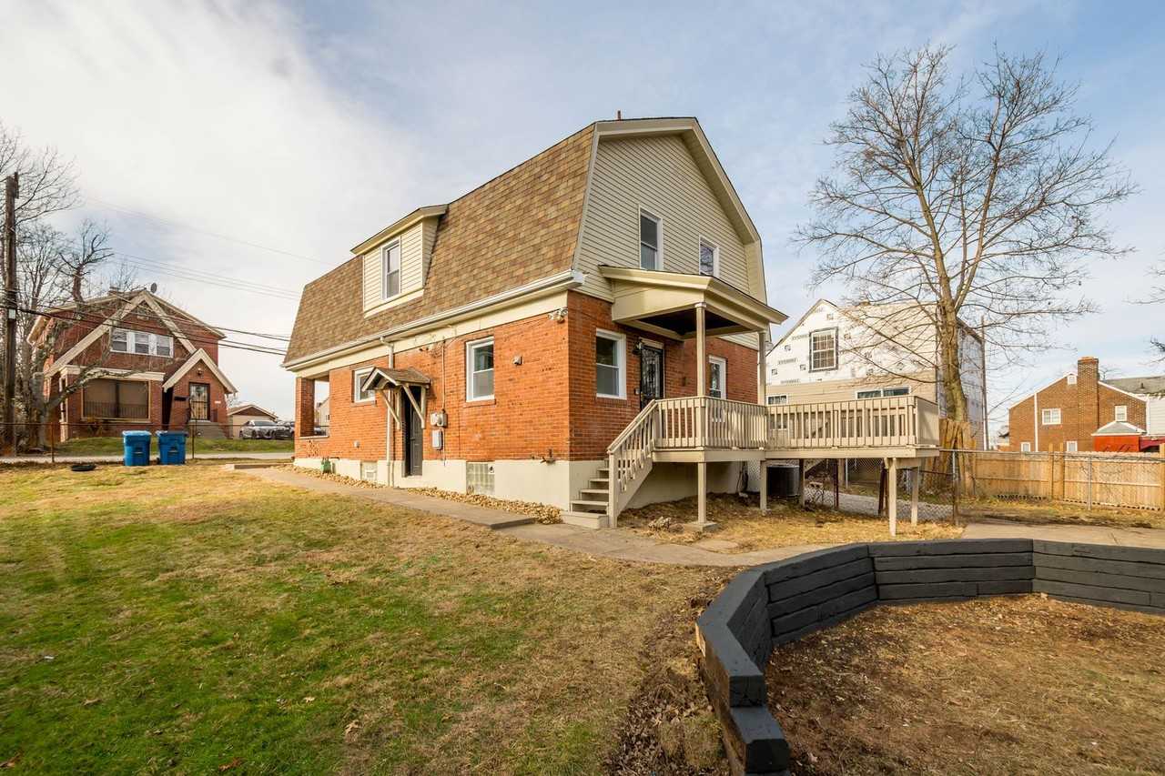 153 Hochberg Rd - Photo 4 of 36