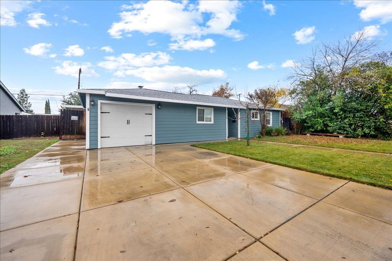 1156 Hampton Rd - Photo 3 of 21