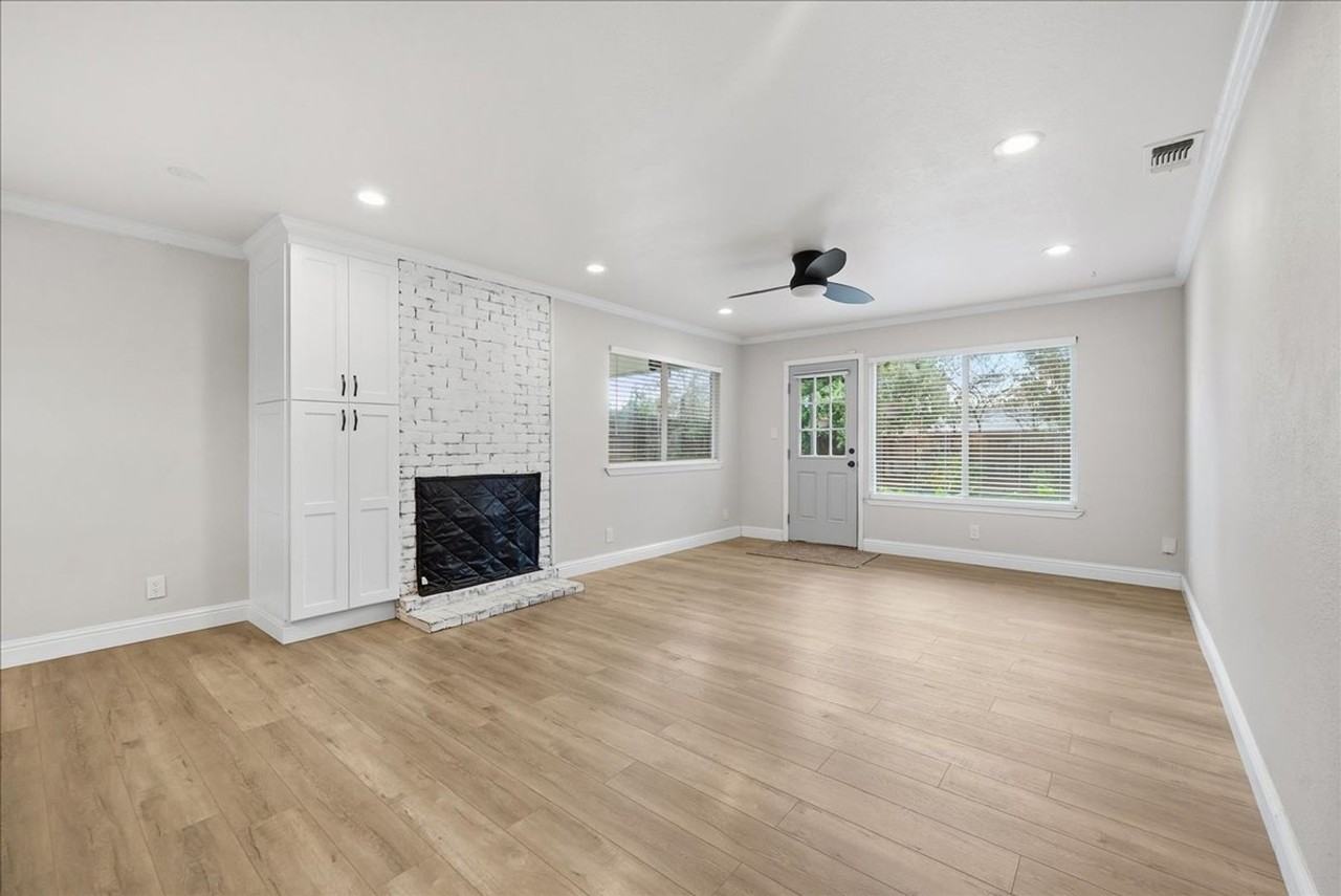 1156 Hampton Rd - Photo 5 of 21