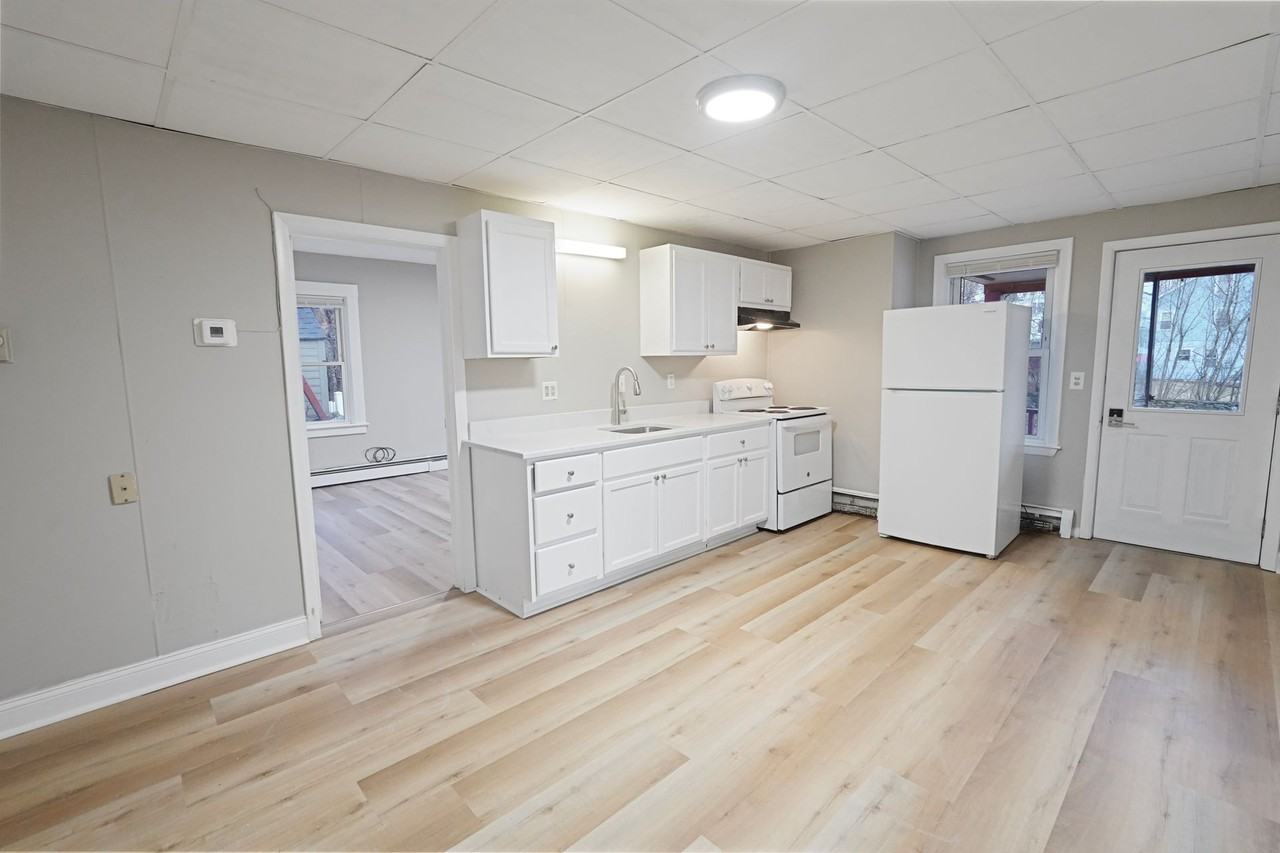 175 School St - Photo 2 of 18