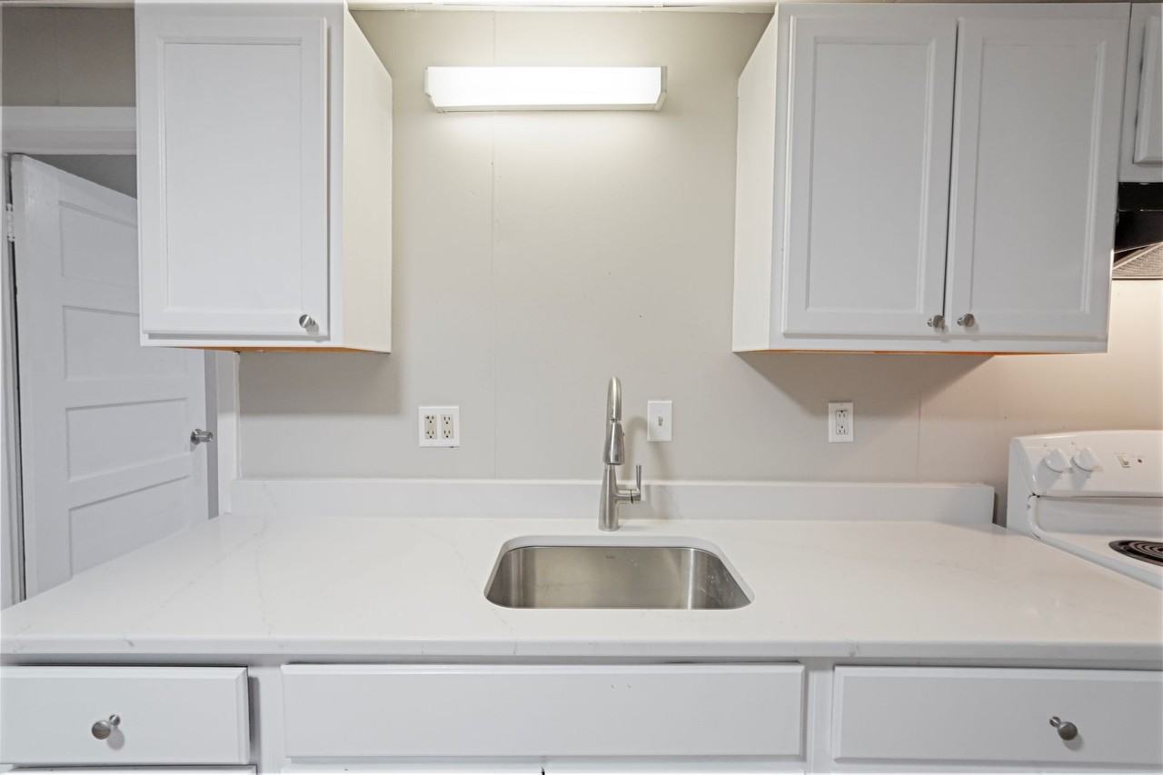 175 School St - Photo 4 of 18