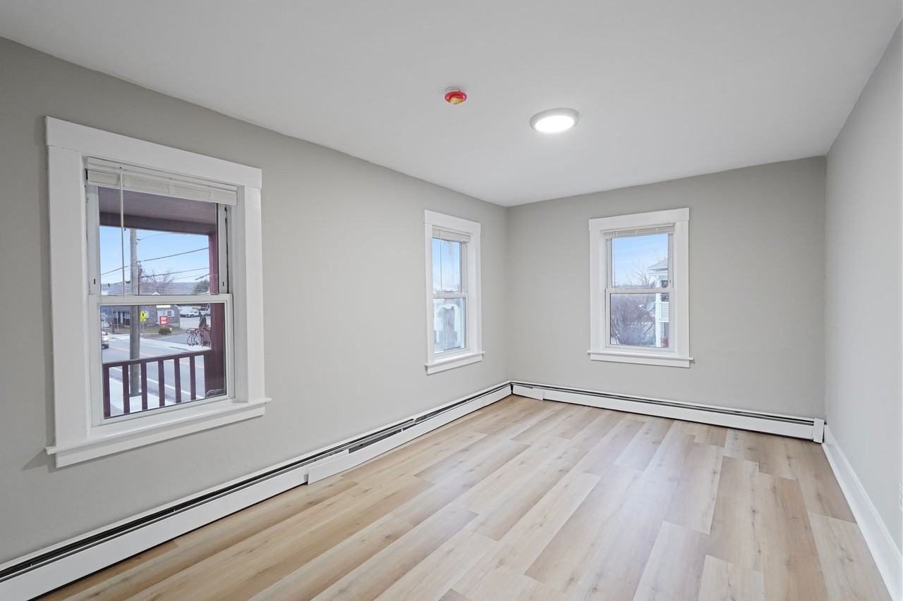 175 School St - Photo 7 of 18