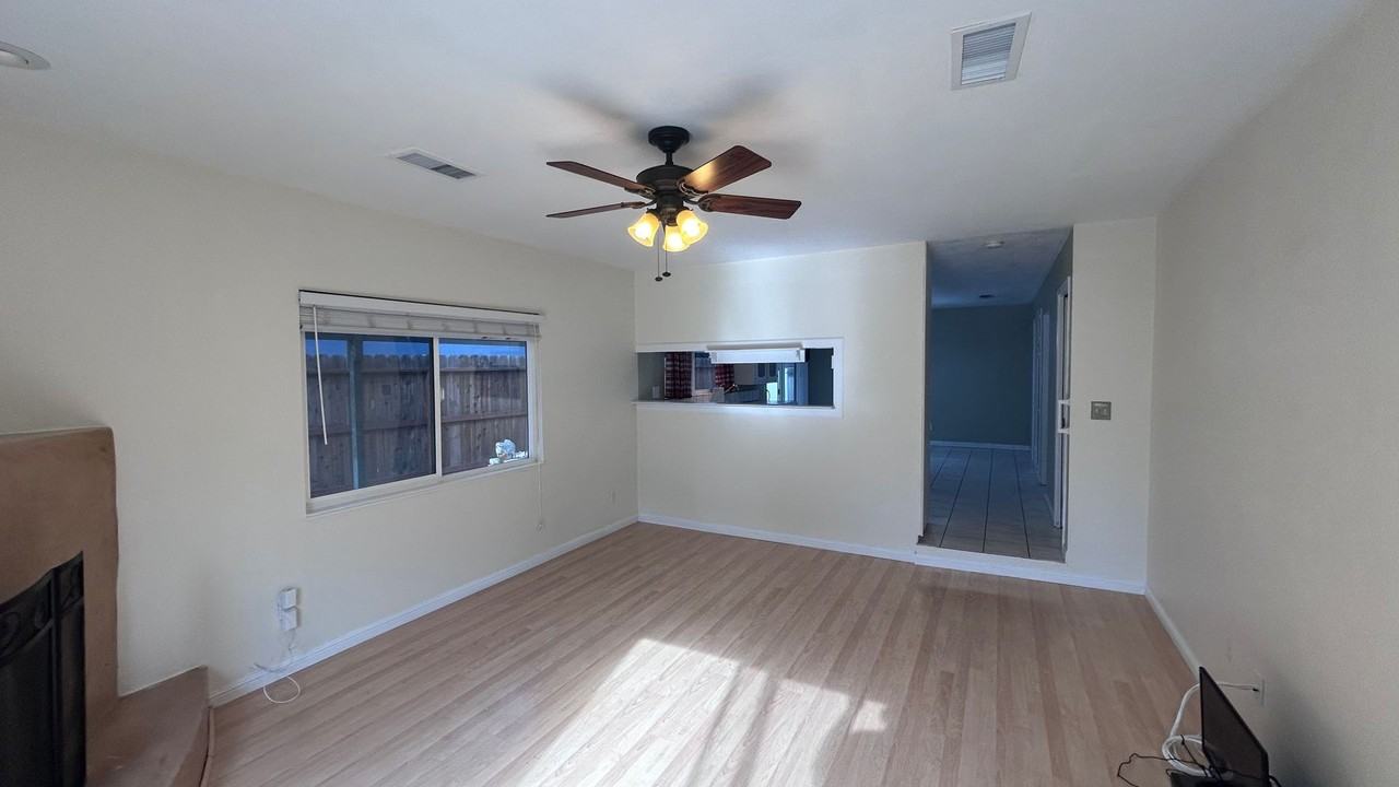 1505 Bandera Ln - Photo 6 of 12