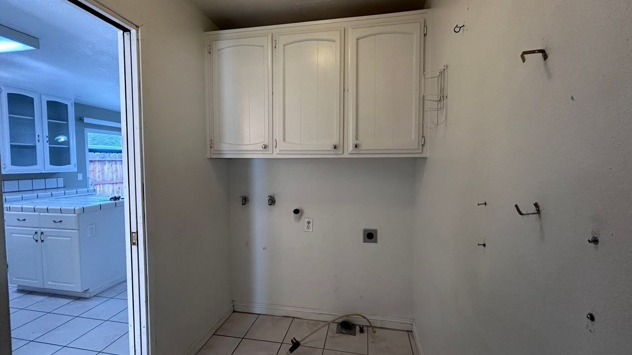 1505 Bandera Ln - Photo 7 of 12