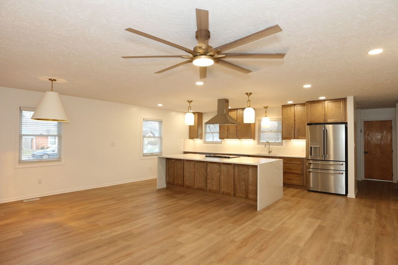 513 Concord Ln - Photo 4 of 28