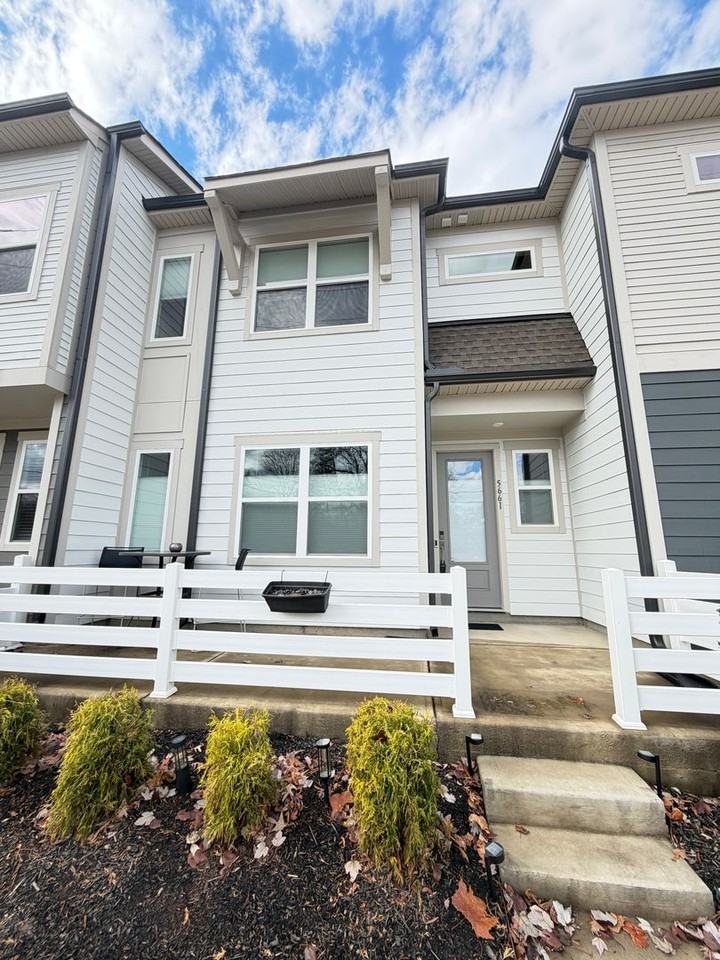 5661 Comiskey Aly - Photo 2 of 25