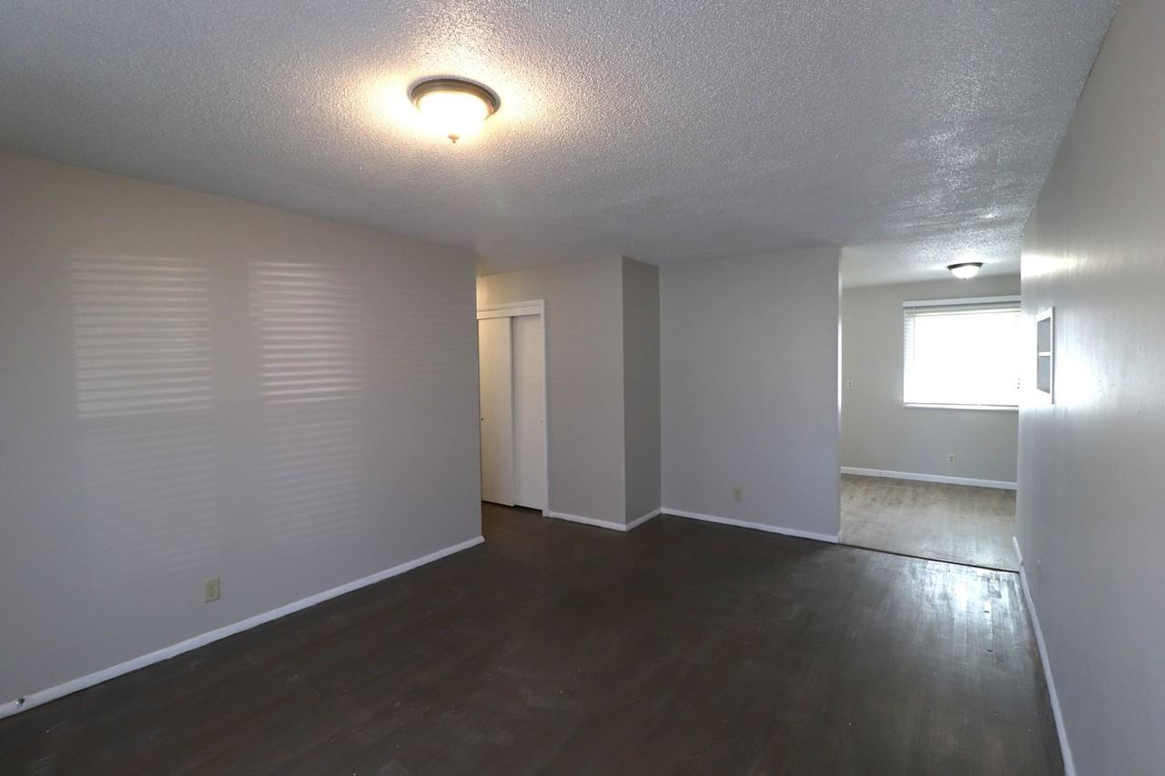 1119 Fair St - Photo 5 of 27