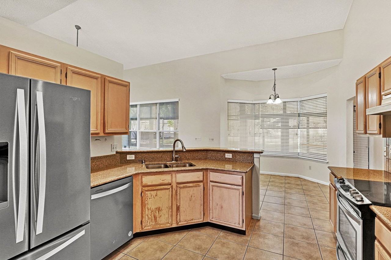 2004 Water Crest Dr - Photo 7 of 21