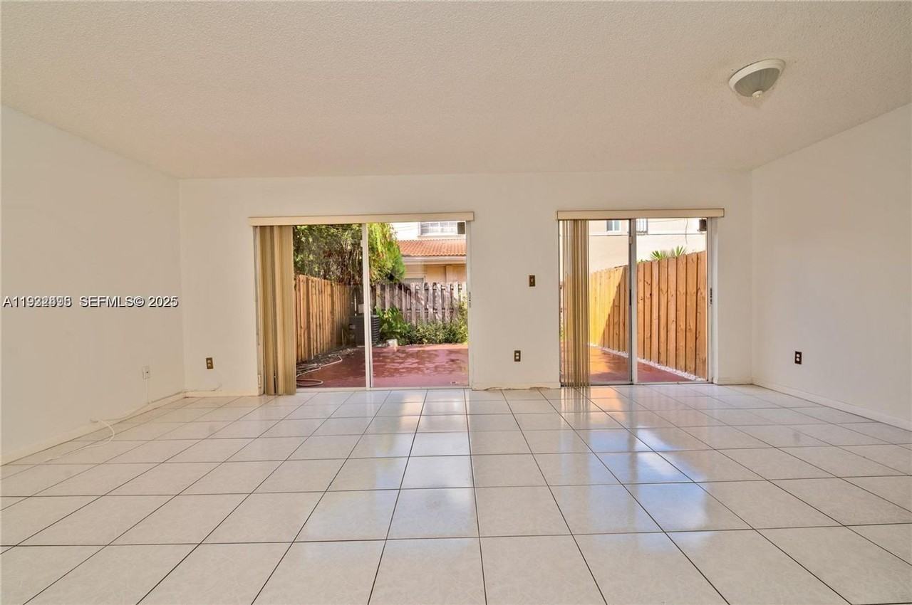 13929 Sw 102nd Ter - Photo 3 of 10