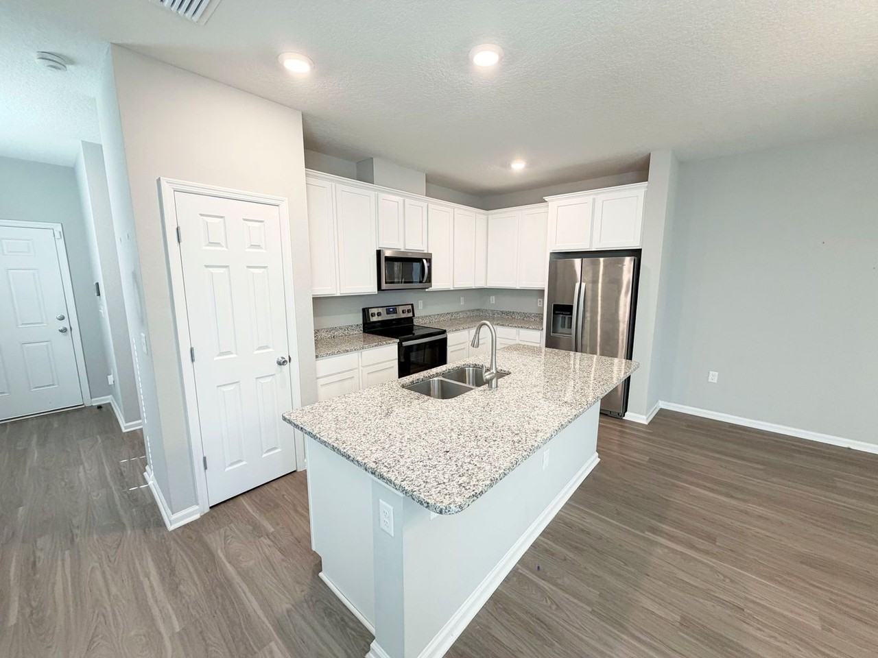 13295 Didymus Dr - Photo 4 of 20