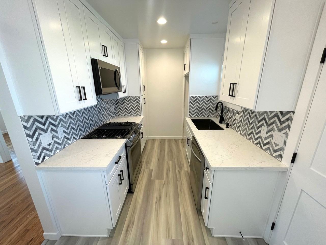 2153 Channel Dr - Photo 6 of 26