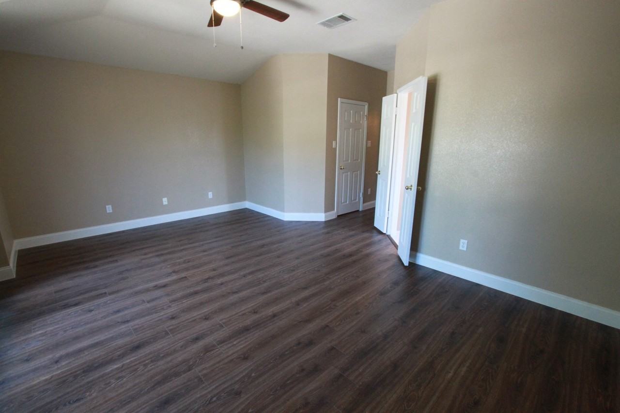 3309 Kissman Dr - Photo 5 of 39