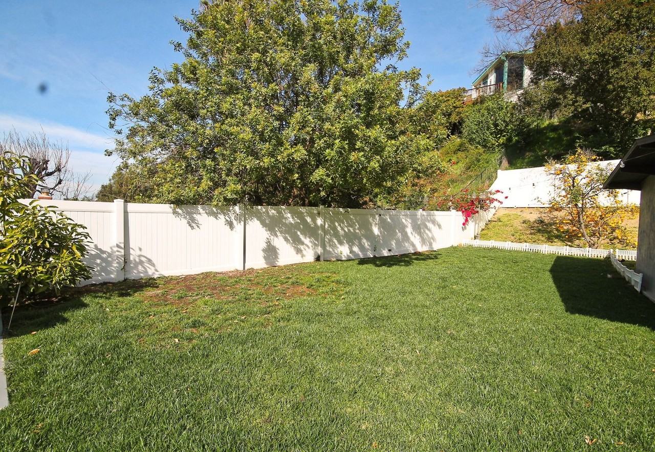 3478 Woodcliff Rd - Photo 3 of 32