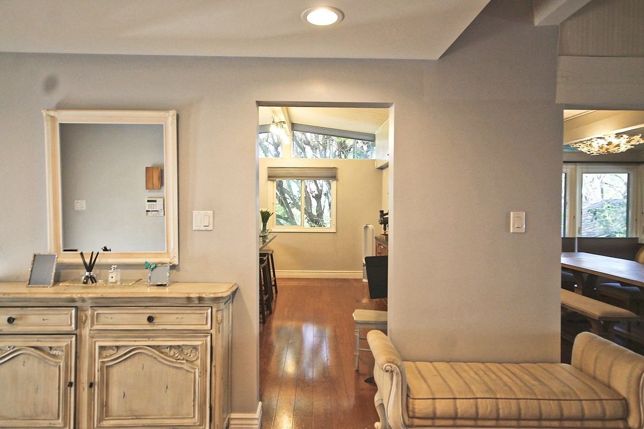 3478 Woodcliff Rd - Photo 5 of 32