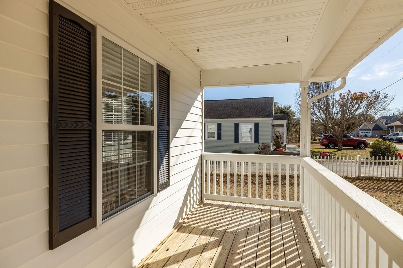 125 Sound Blvd - Photo 2 of 40