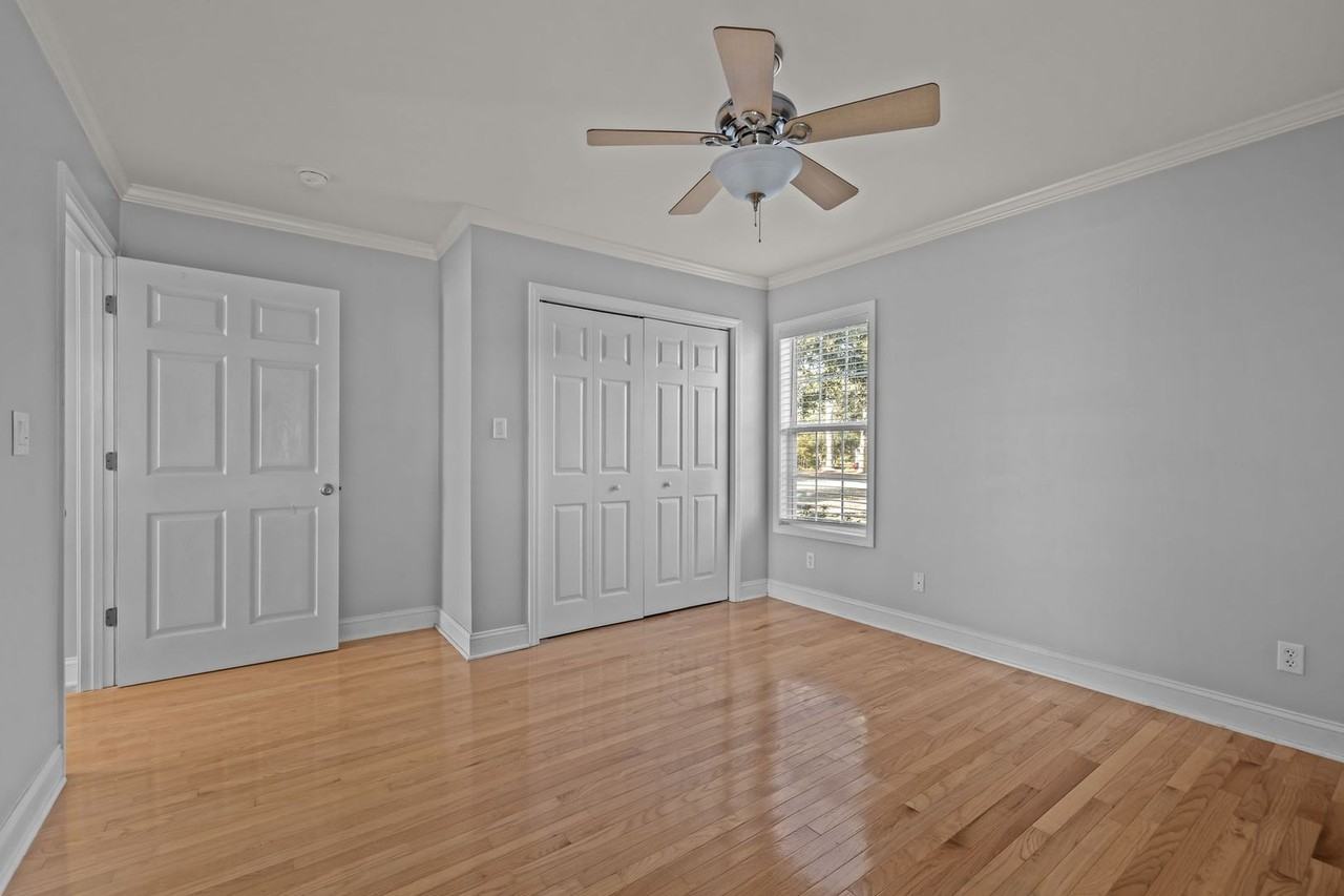 125 Sound Blvd - Photo 7 of 40