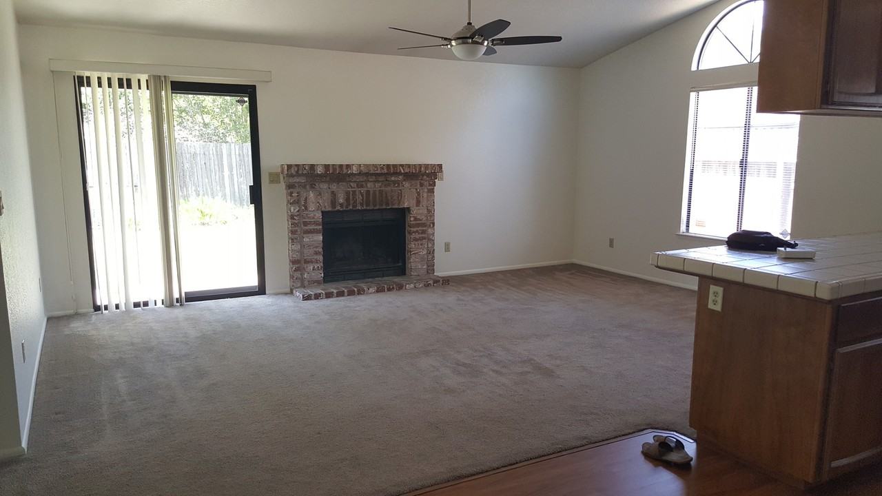 7644 Ambrose Way - Photo 5 of 11