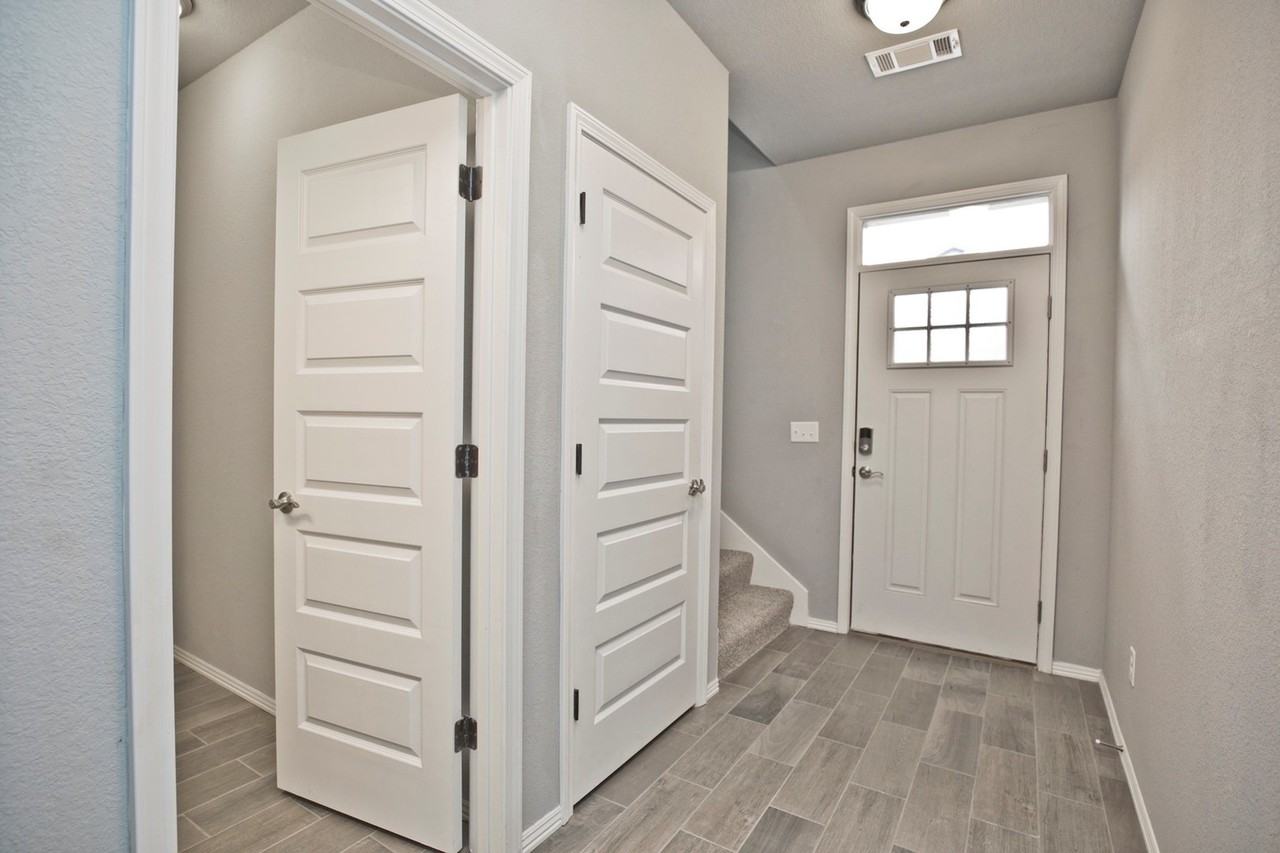 1287 N Sicily Ln - Photo 2 of 19