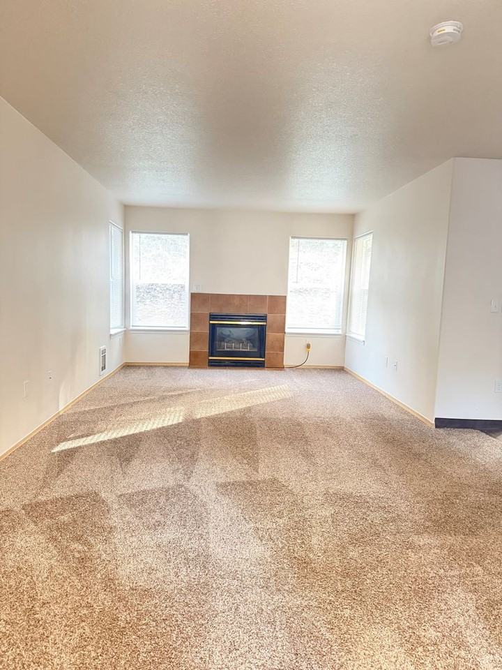 Ripplingbrook Terrace - Photo 7 of 21