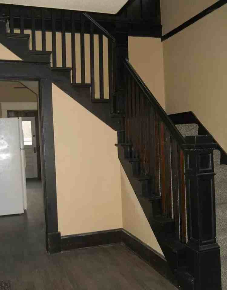 908 W State St - Photo 2 of 18