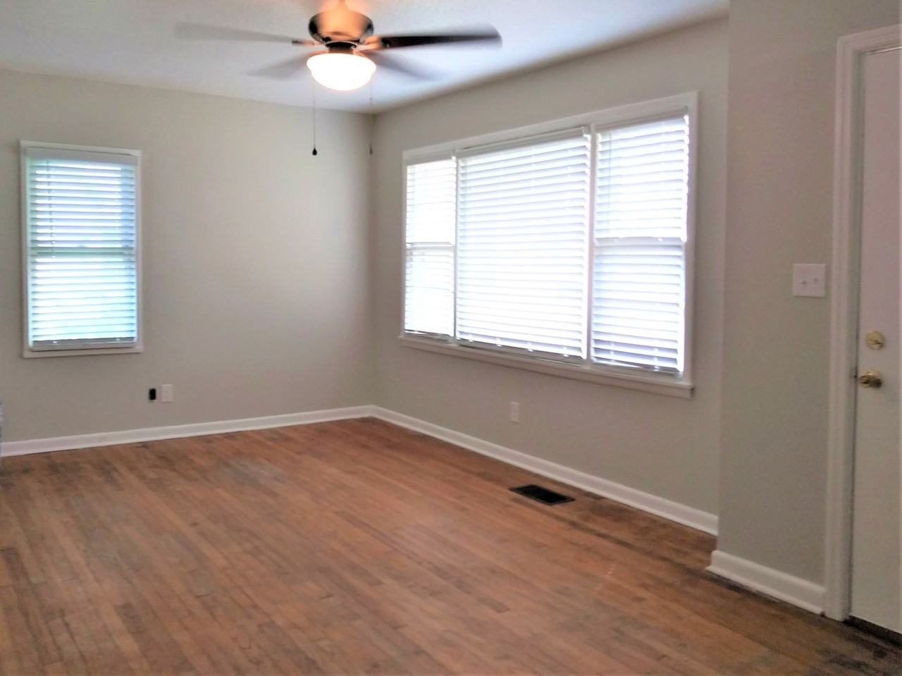 218 8th Ave Sw - Photo 4 of 15