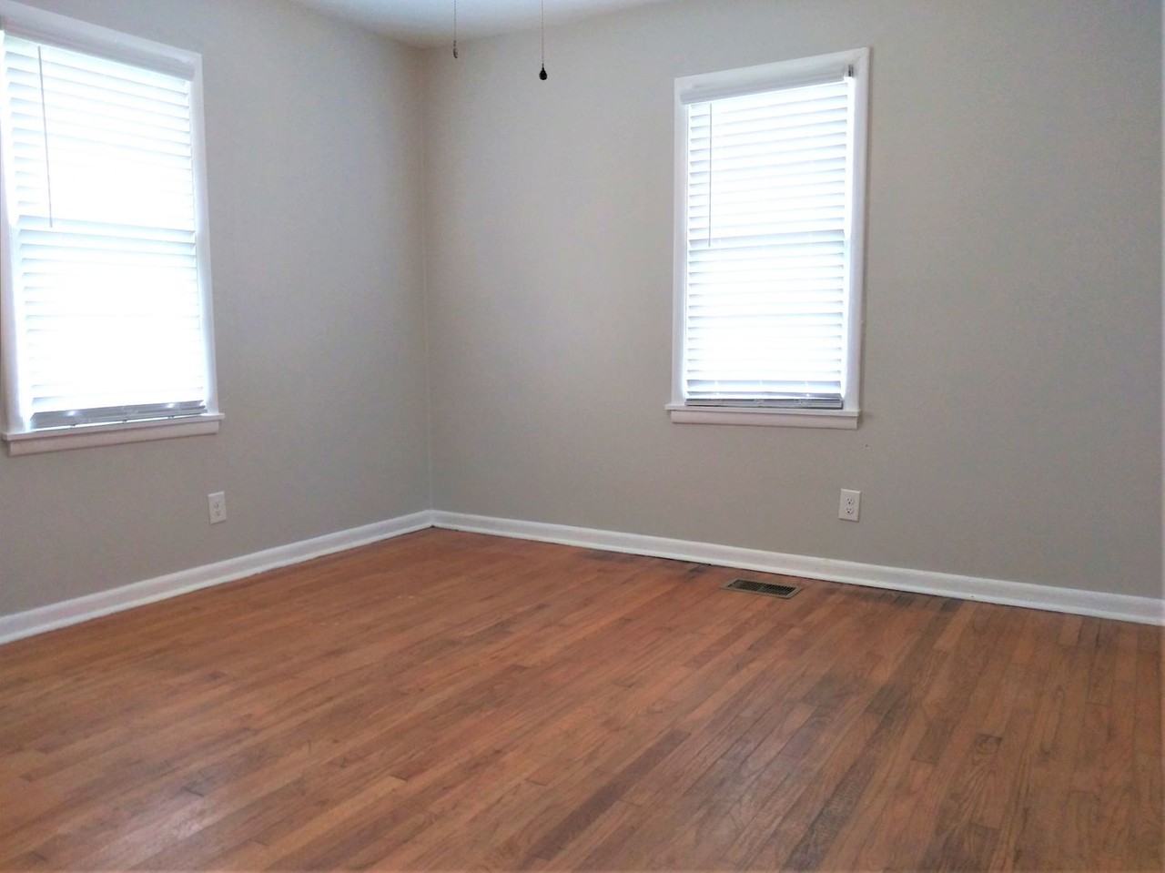 218 8th Ave Sw - Photo 7 of 15