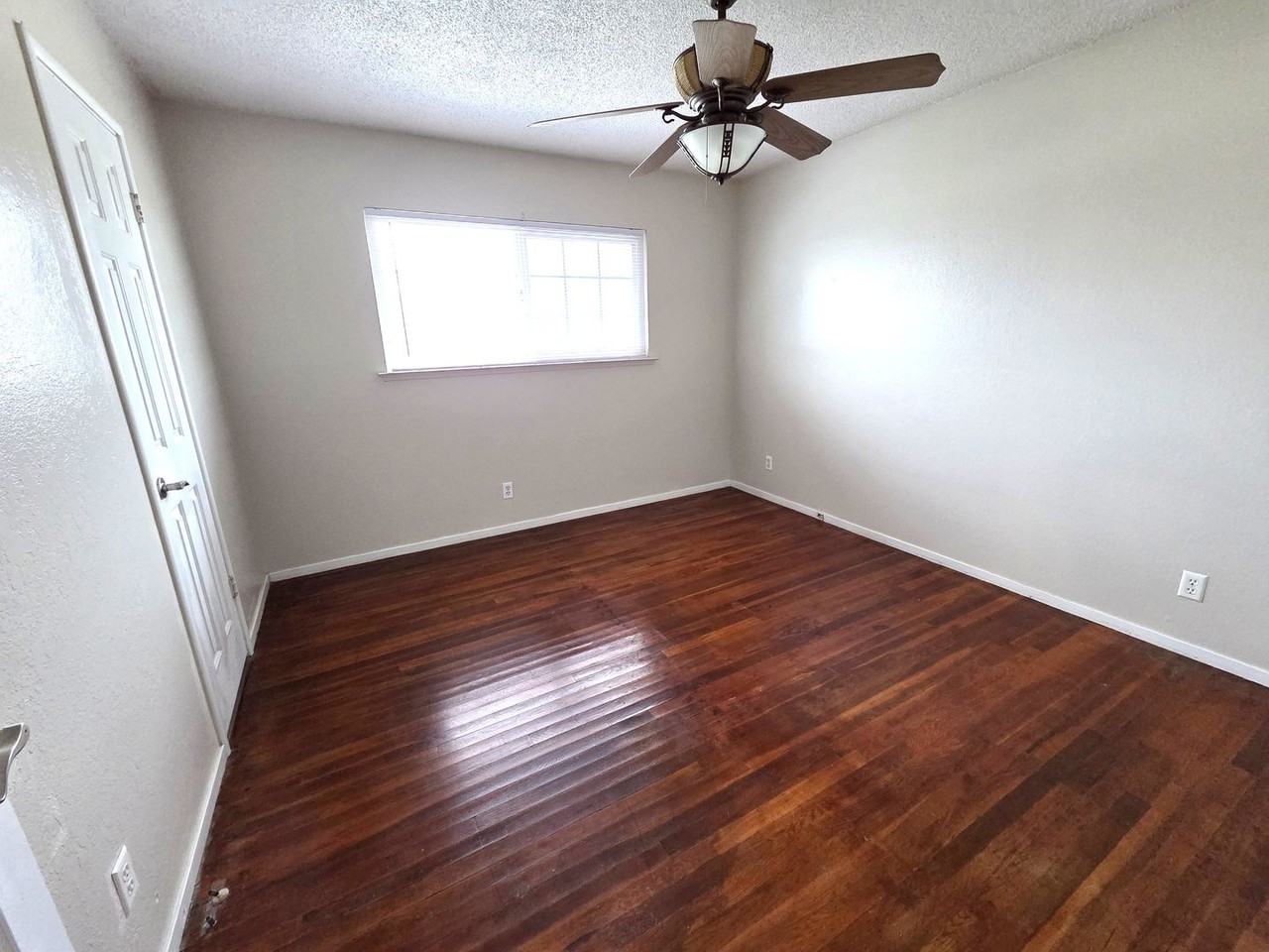 126 Bryant Ct - Photo 5 of 11