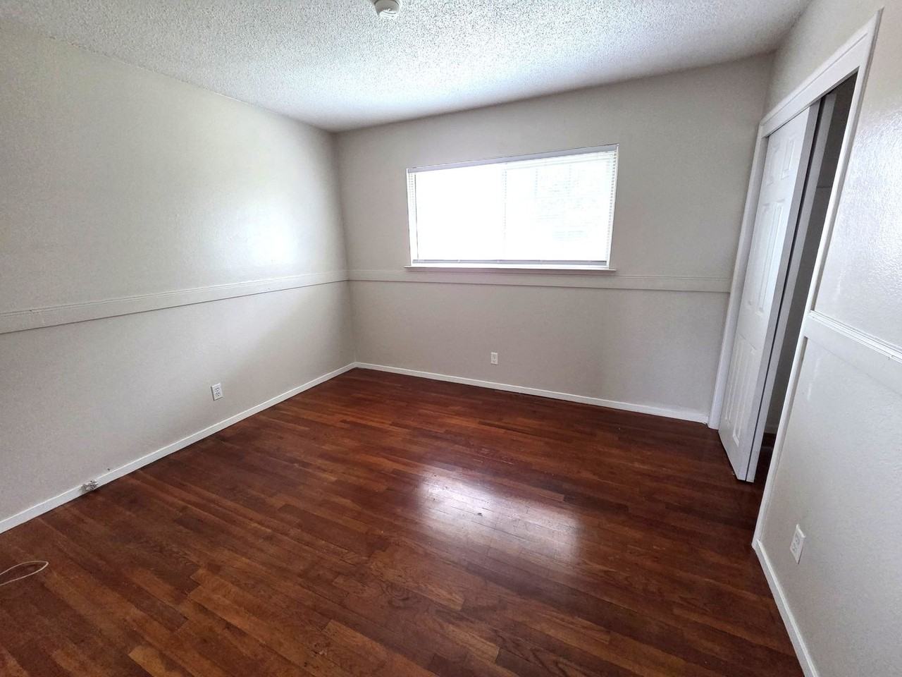 126 Bryant Ct - Photo 6 of 11