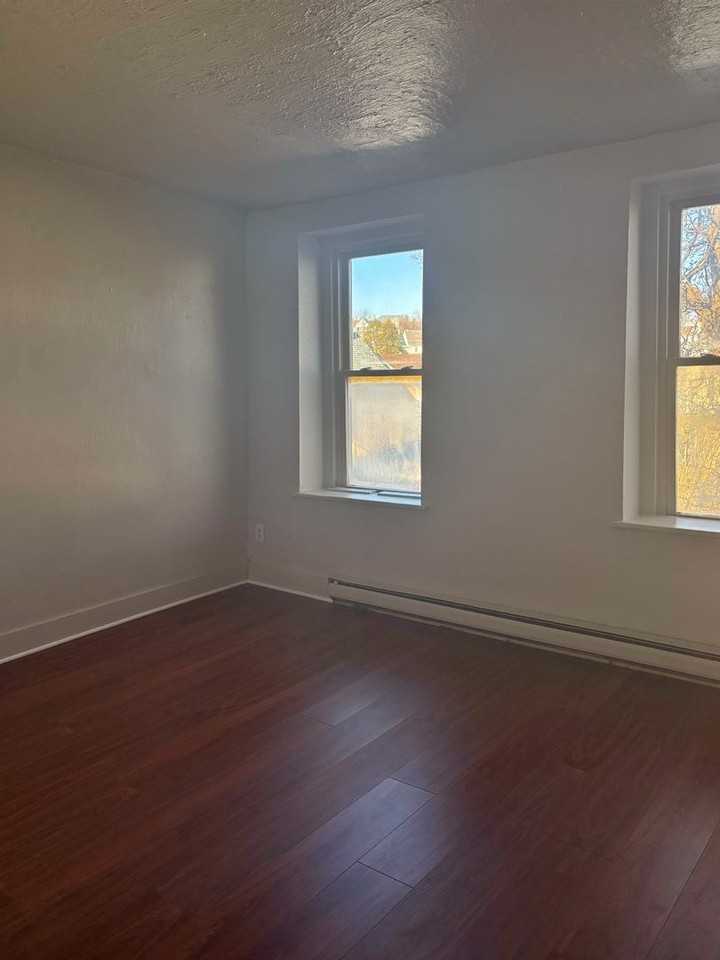 621 Itaska St - Photo 6 of 9