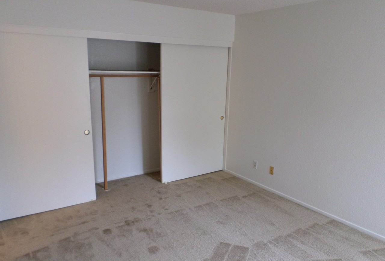 13953 Spring Water Ct - Photo 5 of 8