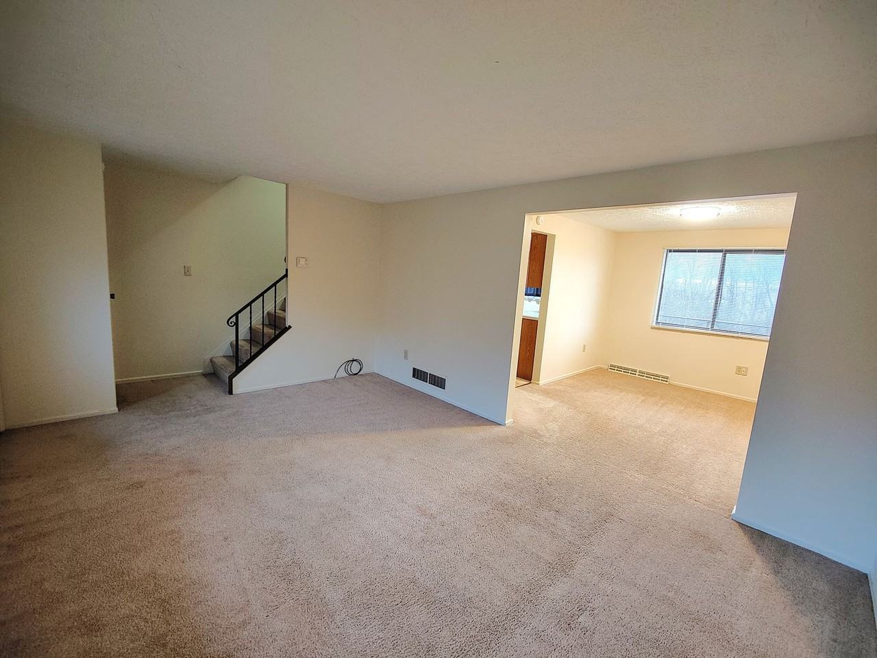 1529 Dunluce Dr - Photo 4 of 30