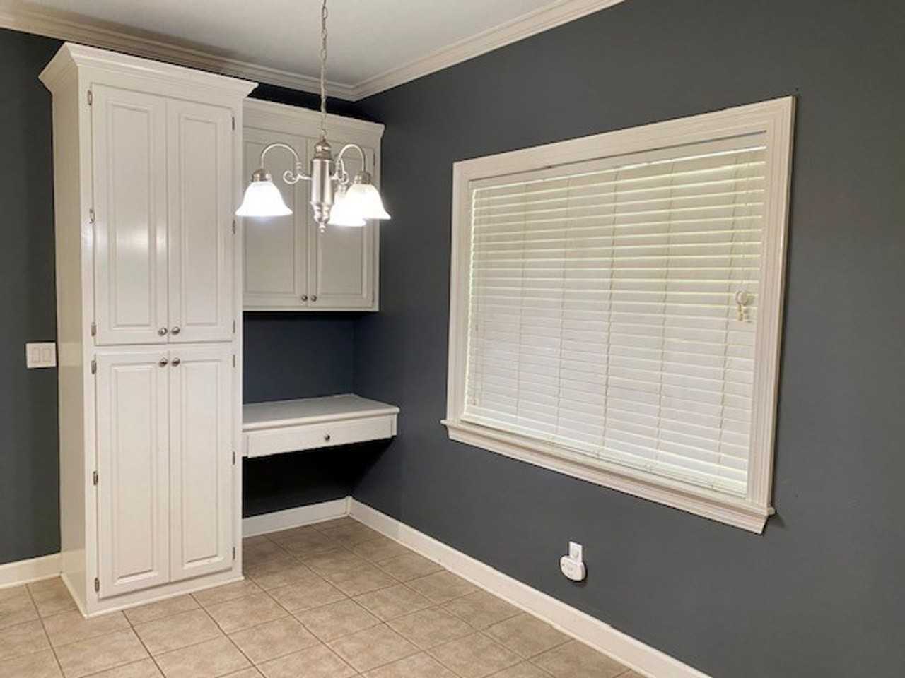 627 Hampshire Dr - Photo 6 of 14