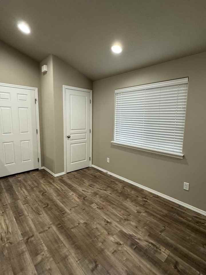 1048 S 2nd St - Photo 4 of 16