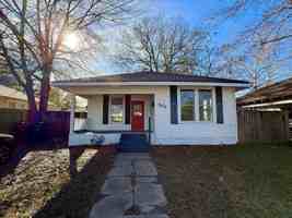 featured image of 503 N 5th St