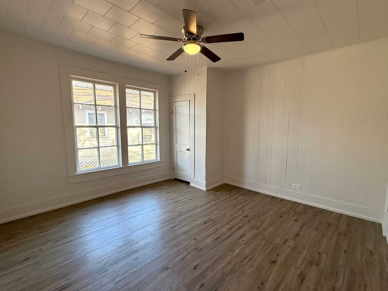 503 N 5th St - Photo 7 of 12