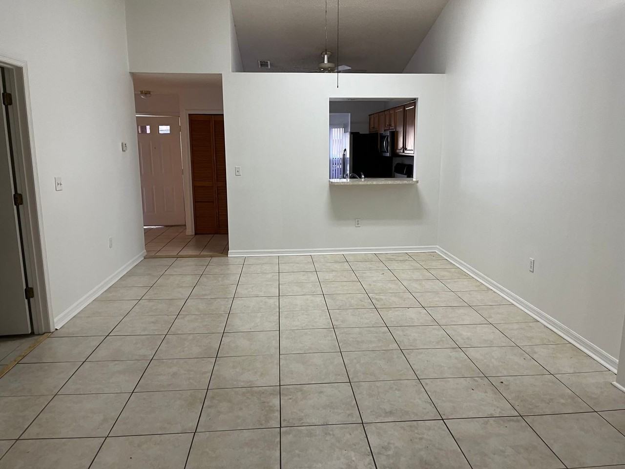 3221 Villa Way Cir - Photo 2 of 7