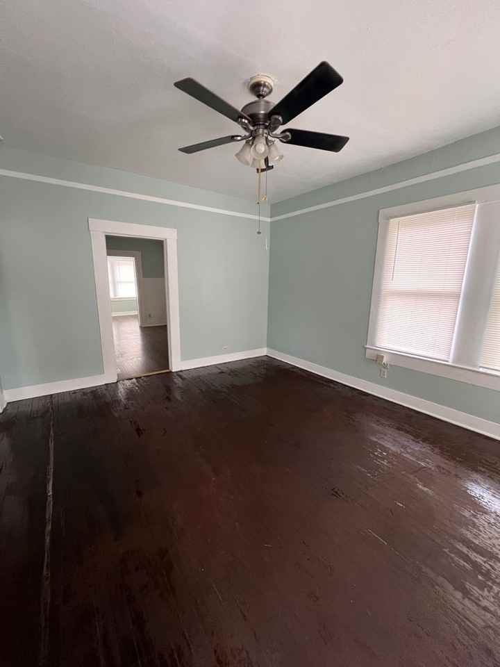 212 Barrett Ave - Photo 2 of 12