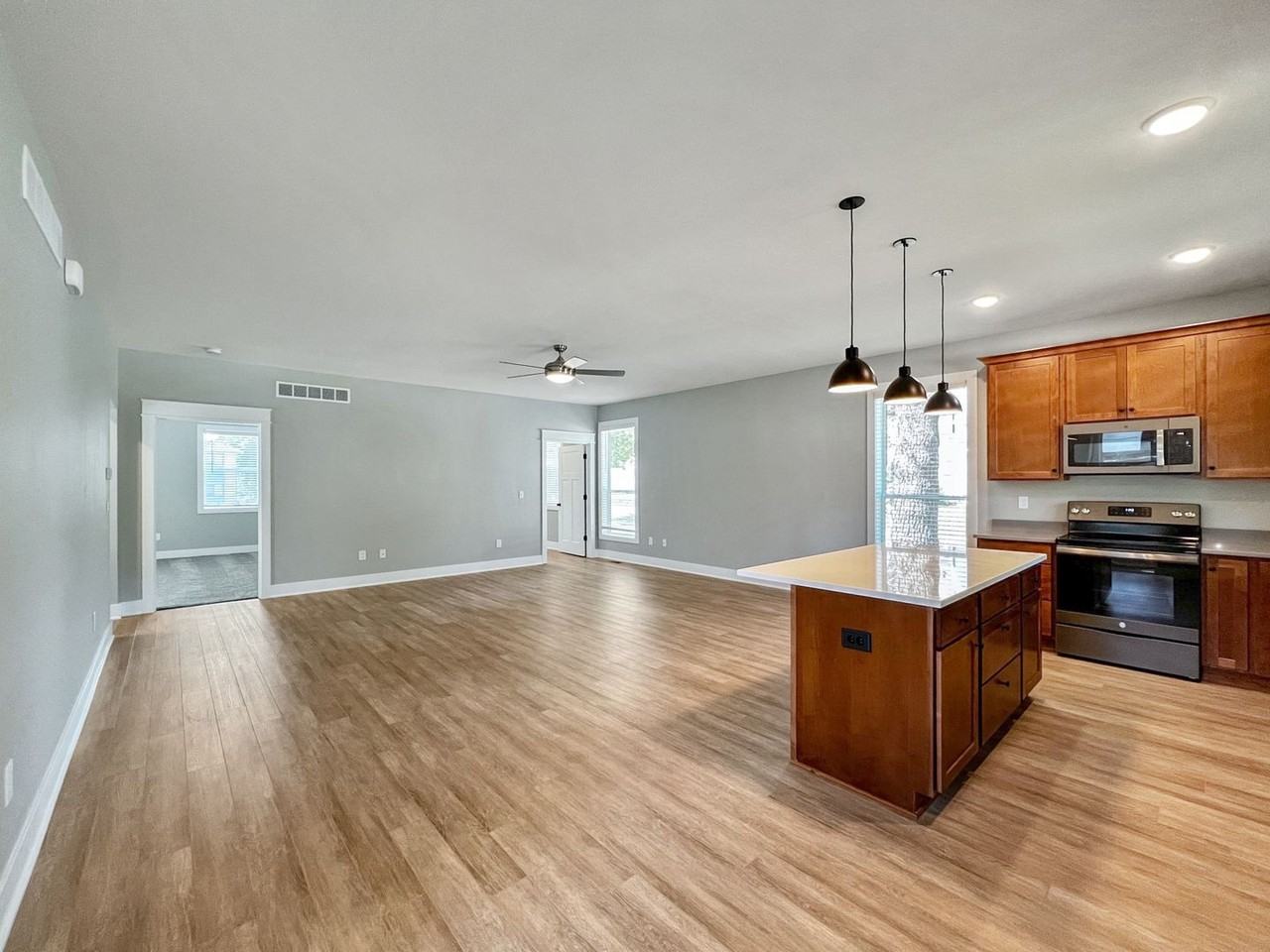 3018 Woodland St - Photo 4 of 12