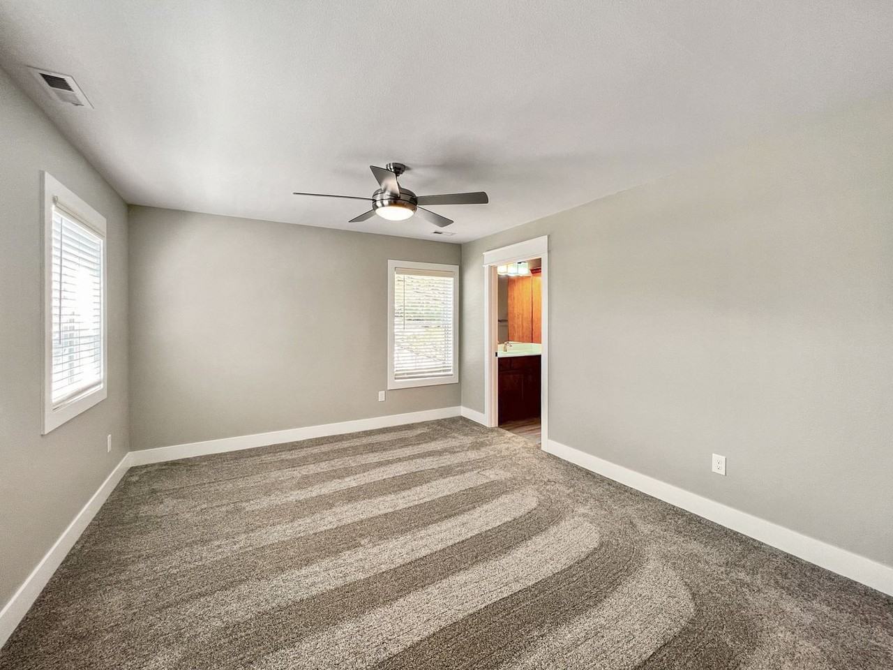 3018 Woodland St - Photo 6 of 12