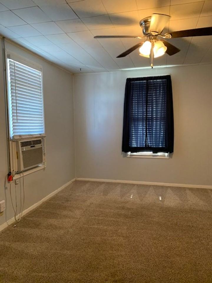 805 W 3rd St #A - Photo 6 of 7