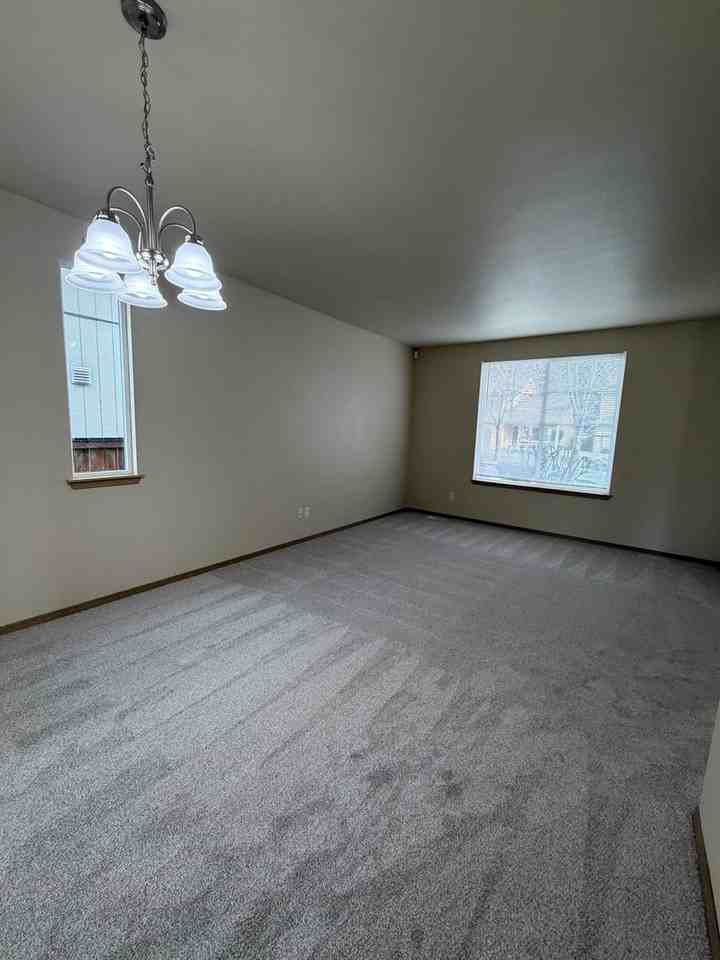 843 Gina Ct Se - Photo 4 of 25