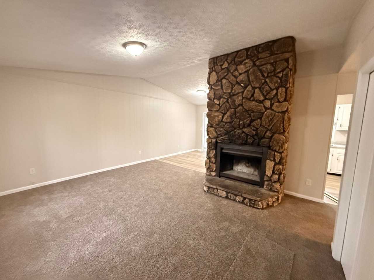 8401 Roseborough Rd - Photo 2 of 10