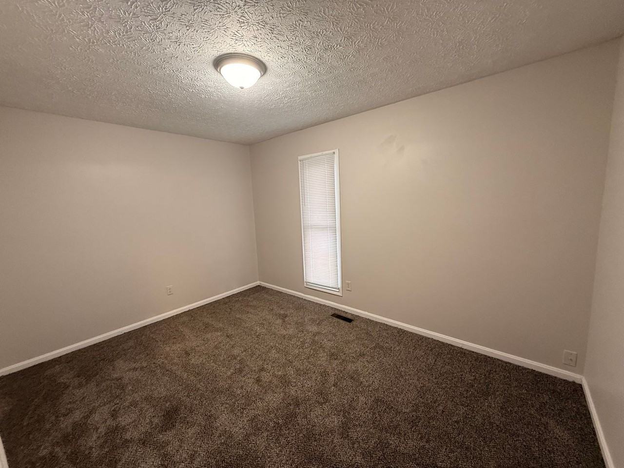 8401 Roseborough Rd - Photo 7 of 10