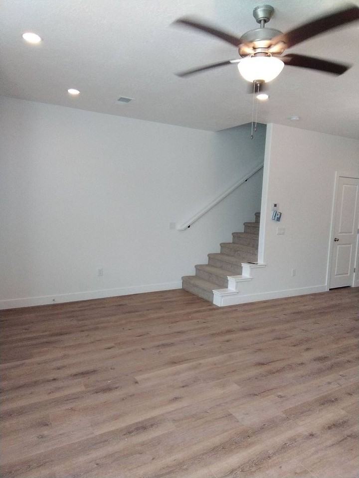 498 W 1225 N #9 - Photo 6 of 13