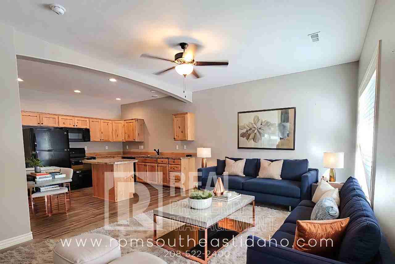 565 Pioneer Rd - Photo 7 of 18