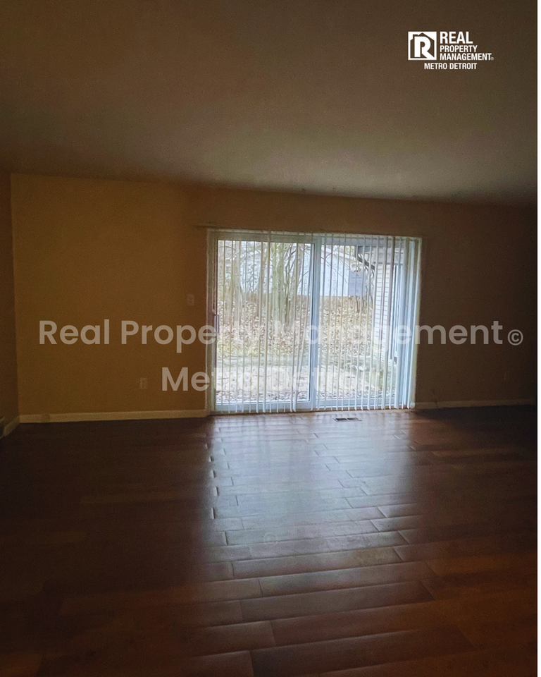 29822 Rock Creek Dr - Photo 4 of 27